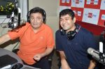 Rishi Kapoor celebrates his birthday with RJ Anirudh at 92.7 BIG FM on 27th Aug 2014 (20)_53fe9c3323df1.JPG