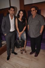 Gippy Grewal, Subhash Ghai, Kulraj Randhawa at Double Di Trouble screening in Sunny Super Sound, Mumbai on 29th Aug 2014 (24)_5401e89cda720.JPG
