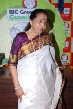 Asha Bhosle at big fm ganesh in Andheri, Mumbai on 1st Sept 2014 (167)_54056843a6f06.JPG