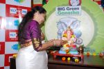 Asha Bhosle at big fm ganesh in Andheri, Mumbai on 1st Sept 2014 (171)_5405684987fc9.JPG