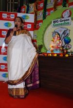 Asha Bhosle at big fm ganesh in Andheri, Mumbai on 1st Sept 2014 (33)_54056775df677.JPG