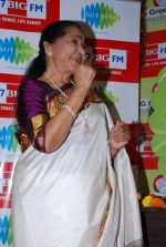 Asha Bhosle at big fm ganesh in Andheri, Mumbai on 1st Sept 2014 (63)_540567a3d0827.JPG