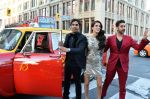 Kunal Nayyar, Isabelle Kaif & Vinay Virmani at Dr Cabbie premiere_54055fc5edc4b.jpg