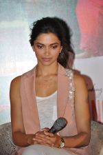 Deepika Padukone at Finding Fanny Promotional Event in Hyderabad on 2nd Sept 2014 (220)_5406c29a654a3.JPG