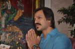 Vivek Oberoi gives interviews for blood donation drive in Juhu, Mumbai on 4th Sept 2014 (5)_54095e8b42023.JPG