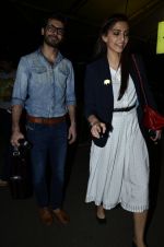 Sonam Kapoor and Fawad Khan return from Indore on 6th Sept 2014  (31)_540c0375e4bfe.JPG