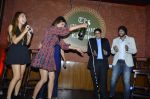 Priyanka Chopra launches brother_s Mugshot lounge in Pune on 7th Sept 2014 (33)_540d55a119494.JPG