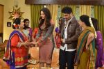 Arjun Kapoor and Deepika Padukone on the sets of Star Plus serial in Chandivili on 9th Sept 2014 (69)_54104d855235d.JPG