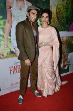 Deepika Padukone, Ranveer Singh at Finding Fanny screening for Big B in Sunny Super Sound on 10th Sept 2014 (5)_54114a44b08fc.JPG