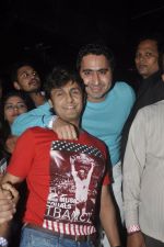 Sonu Nigam, DJ Khushi at the Launch of Pyaar Mein Dil Pe song from Tamanchey in Royalty, Mumbai on 10th Sept 2014 (117)_5411550b27190.JPG