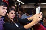 Priyanka Chopra promotes Mary Kom at Reliance outlet in Mumbai on 11th Sept 2014 (105)_5412a072475c1.JPG