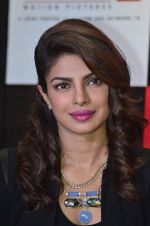 Priyanka Chopra promotes Mary Kom at Reliance outlet in Mumbai on 11th Sept 2014 (17)_5412a0270a4a8.JPG