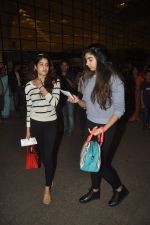 Sridevi snapped with Boney Kapoor & Daughters in Mumbai Airport on 11th Sept 2014 (11)_54129e5545f91.JPG
