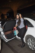 Sridevi snapped with Boney Kapoor & Daughters in Mumbai Airport on 11th Sept 2014 (2)_54129e49cfc94.JPG