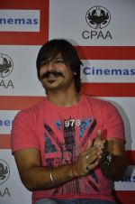 Vivek Oberoi celebrates his bday with Cancer patients in Mumbai on 12th Sept 2014 (30)_54145696de787.JPG