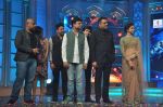 Abhishek Bachchan, Shahrukh Khan,Deepika Padukone, Boman Irani, Vivaan Shah,Sonu Sood, Farah Khan at the Audio release of Happy New Year on 15th Sept 2014 (97)_541851c64e460.JPG
