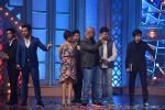 Abhishek Bachchan,Shahrukh Khan, Deepika Padukone, Boman Irani, Vivaan Shah,Sonu Sood, Farah Khan at the Audio release of Happy New Year on 15th Sept 20 (286)_541851d1f21e5.JPG