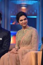 Deepika Padukone at the Audio release of Happy New Year on 15th Sept 2014 (367)_54192f0da9d51.JPG