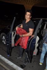 Sonu Nigam & team leave for Slam Tour on 16th Sept 2014 (36)_541a9dc8dfa2a.JPG