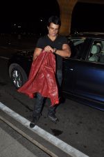 Sonu Nigam & team leave for Slam Tour on 16th Sept 2014 (41)_541a9dce7e392.JPG