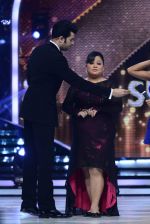 Bharti Singh at the grand finale of Jhalak Dikhhla Jaa in Filmistan, Mumbai on 18th Sept 2014 (115)_541c1a56d0330.JPG