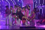 Bharti Singh at the grand finale of Jhalak Dikhhla Jaa in Filmistan, Mumbai on 18th Sept 2014 (199)_541c1a7808152.JPG