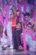 Bharti Singh at the grand finale of Jhalak Dikhhla Jaa in Filmistan, Mumbai on 18th Sept 2014 (207)_541c1a8356c72.JPG