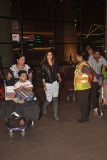Alia Bhatt arrives from London in Mumbai Airport on 19th Sept 2014 (2)_541e5f327a05c.JPG