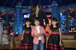 Farah Khan snapped with triplets in HNY Music Launch on 20th Sept 2014 (1)_541eb4875b616.JPG