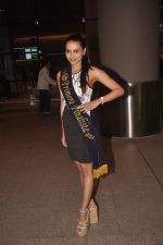 Gail Nicole Da Silva, Miss India snapped after she returns from as winner from contest in Airport on 20th Sept 2014 (105)_541eb4b231488.JPG