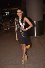 Gail Nicole Da Silva, Miss India snapped after she returns from as winner from contest in Airport on 20th Sept 2014 (107)_541eb4b380ee9.JPG