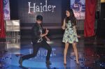 Shahid Kapur & Shraddha Kapoor unveil Haider Song with Flash mob in Mumbai on 19th Sept 2014 (34)_541e6121ecc26.JPG