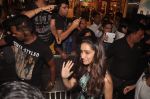 Shraddha Kapoor unveil Haider Song with Flash mob in Mumbai on 19th Sept 2014 (60)_541e6127d2957.JPG