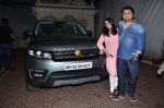 Ekta Kapoor gifts Mohit Suri a swanky Range Rover in Mumbai on 23rd Sept 2014 (14)_54222e8e19e70.JPG