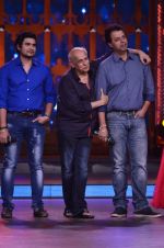 Mahesh Bhatt on the sets of Cinestars Ki Khoj in Mumbai on 24th Sept 2014 (15)_54244aff35a3f.JPG