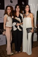 Sussanne Khan, Simone Arora, Farah Khan Ali at Simone store launch in Mumbai on 26th Sept 2014(1024)_54269d0b4a52b.JPG