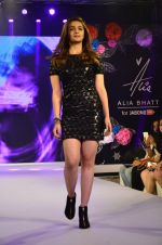 Alia Bhatt launches her line with jabong in Mumbai on 28th Sept 2014 (2)_5429a2ffe2f54.JPG