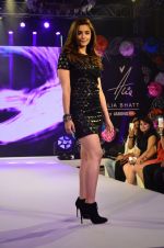 Alia Bhatt launches her line with jabong in Mumbai on 28th Sept 2014 (4)_5429a302993e4.JPG