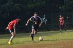 Dino Morea snapped playing football in Mumbai on 28th Sept 2014 (128)_54299012206d1.JPG