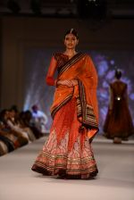 Model walk for Tarun Tahiliani Modern Mughals show for Sahachari Foundation in Mumbai on 28th Sept 2014 (652)_54299135b89f7.JPG