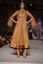 Model walk for Tarun Tahiliani Modern Mughals show for Sahachari Foundation in Mumbai on 28th Sept 2014 (683)_542991595cc19.JPG