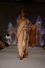 Model walk for Tarun Tahiliani Modern Mughals show for Sahachari Foundation in Mumbai on 28th Sept 2014 (686)_5429915de857f.JPG