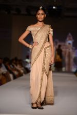 Model walk for Tarun Tahiliani Modern Mughals show for Sahachari Foundation in Mumbai on 28th Sept 2014 (689)_5429916124bc0.JPG