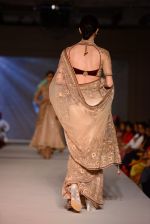 Model walk for Tarun Tahiliani Modern Mughals show for Sahachari Foundation in Mumbai on 28th Sept 2014 (706)_542991732a3fc.JPG