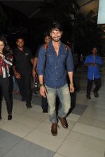 Shahid Kapur snapped at airport in Mumbai on 29th Sept 2014 (26)_542a8bef6c417.JPG