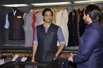 Saif Ali Khan inaugurates designer Raghavendra Rathore_s new store in Mumbai on 30th Sept 2014 (60)_542bdf4dafe23.JPG