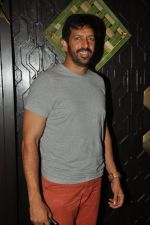 Kabir Khan snapped at Mahesh Lunch Home on 4th Oct 2014  (94)_5430bacc28a39.JPG