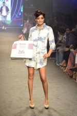 Model walk for Kalki show at Myntra fashion week day 2 on 4th Oct 2014 (82)_5430ee3e6cbc2.JPG