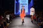 Model walk the ramp for Elle Show on day 3 of Myatra fashion week on 5th Oct 2014 (284)_54313c98d72ed.JPG