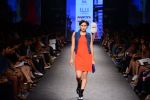 Model walk the ramp for Elle Show on day 3 of Myatra fashion week on 5th Oct 2014 (286)_54313ca37e016.JPG
